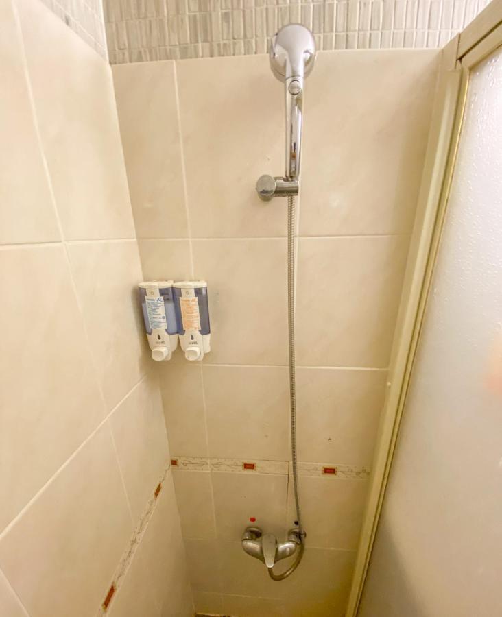 Hua Guo Hotel Keelung Esterno foto