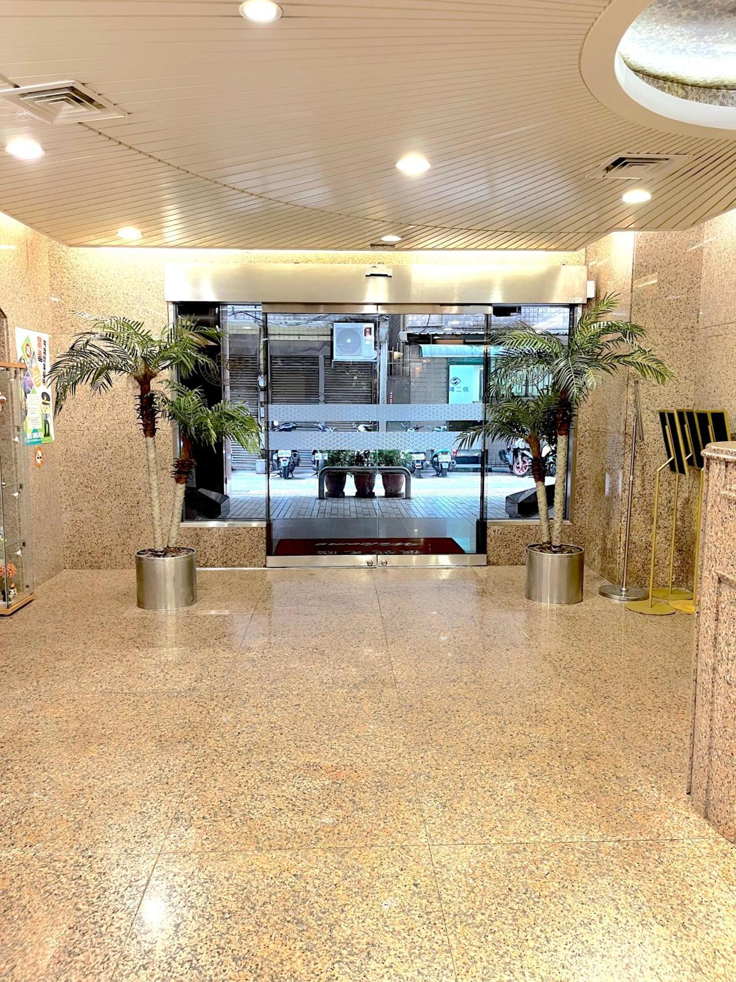 Hua Guo Hotel Keelung Esterno foto