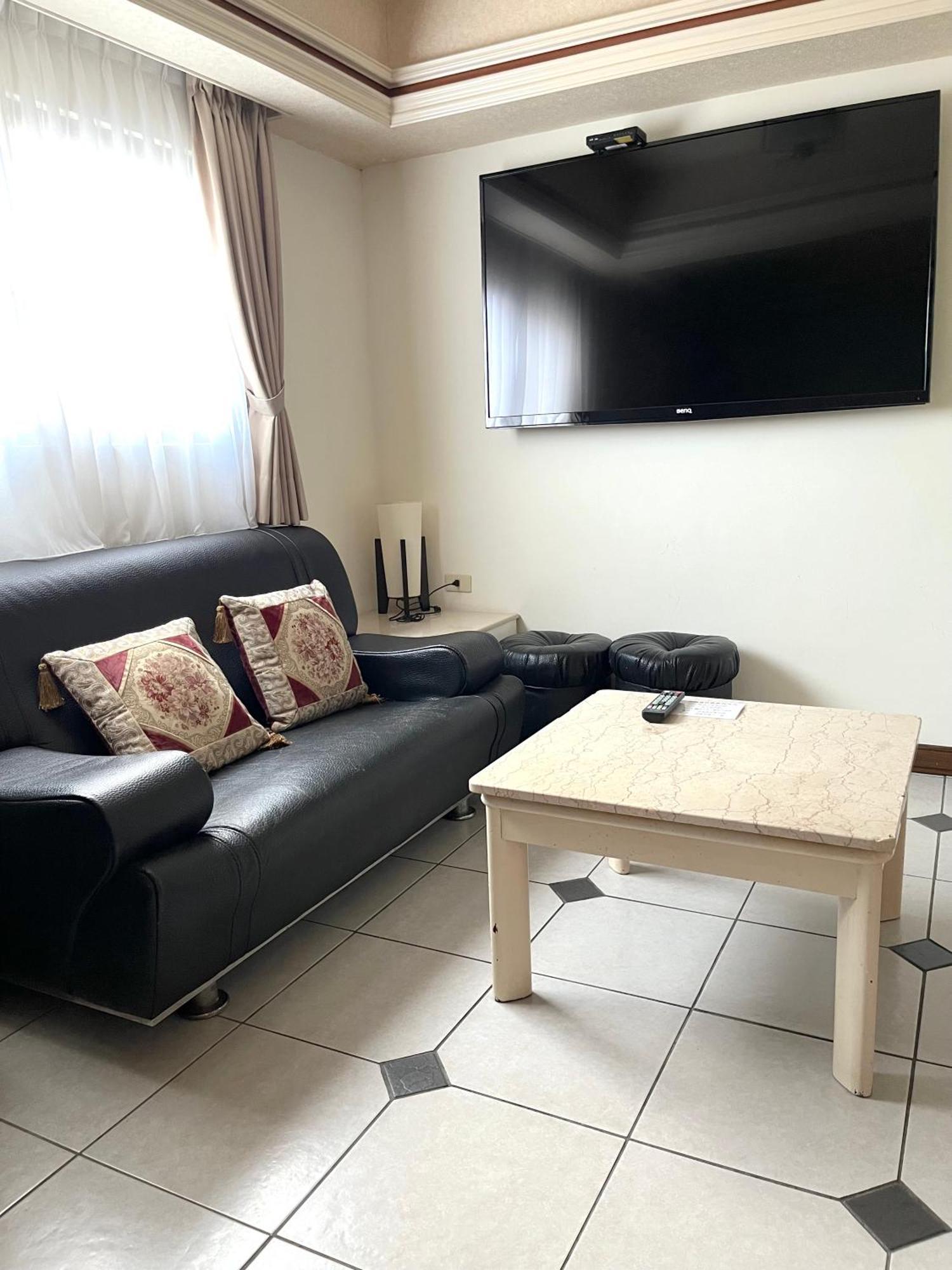 Hua Guo Hotel Keelung Esterno foto