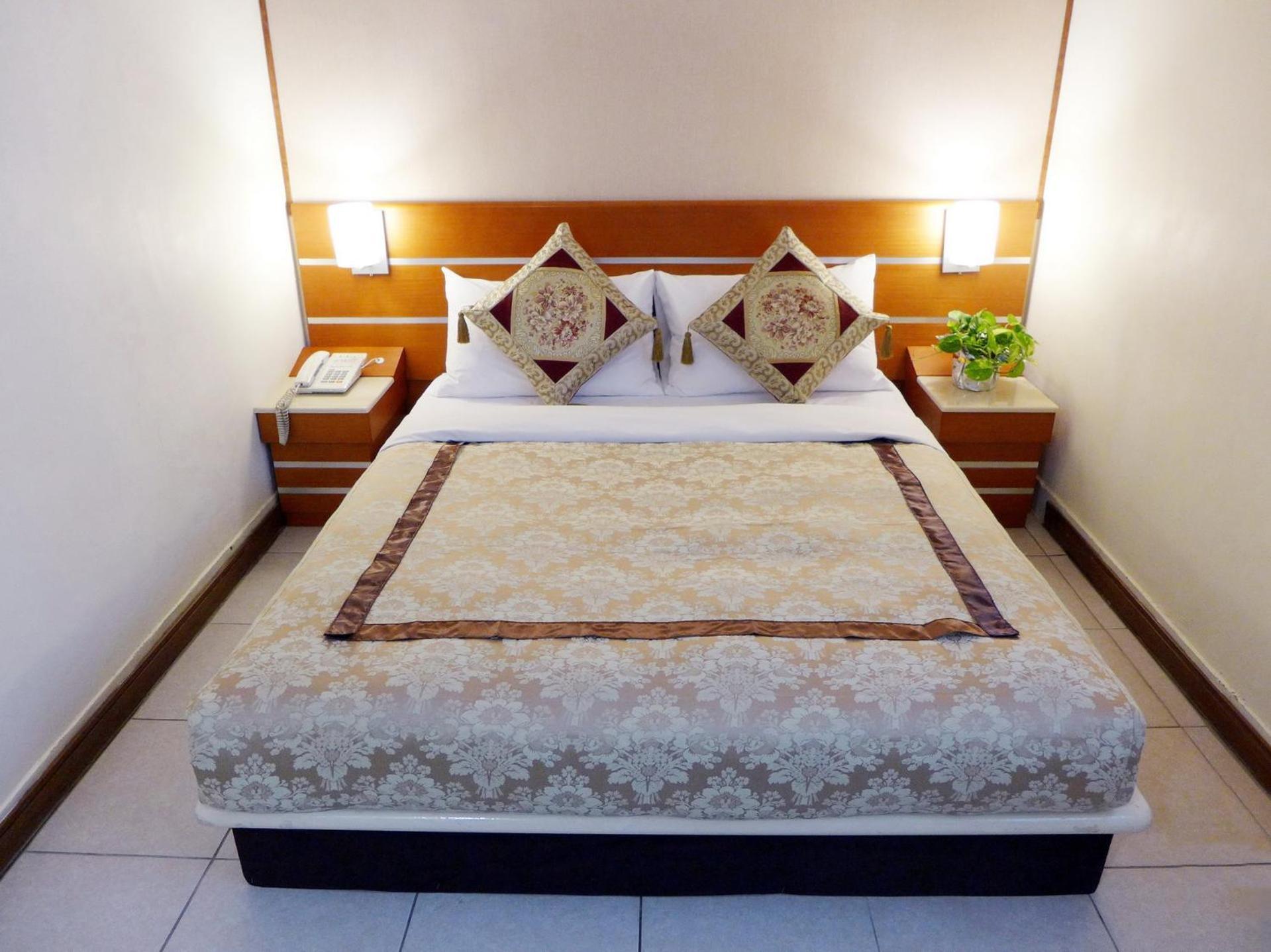 Hua Guo Hotel Keelung Esterno foto