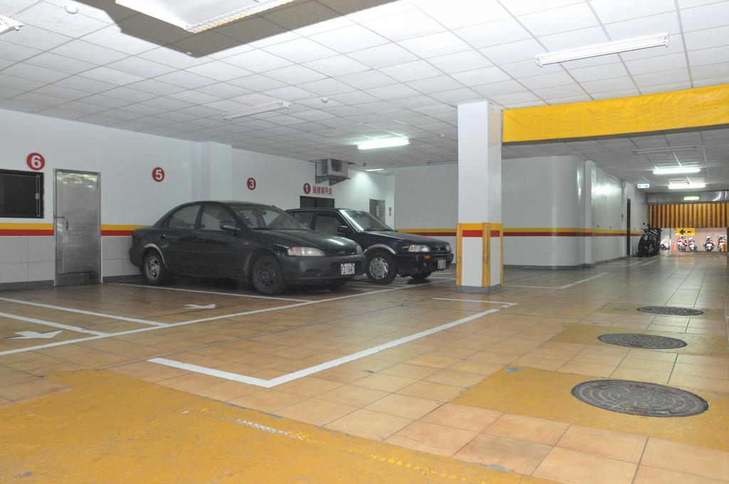 Hua Guo Hotel Keelung Esterno foto