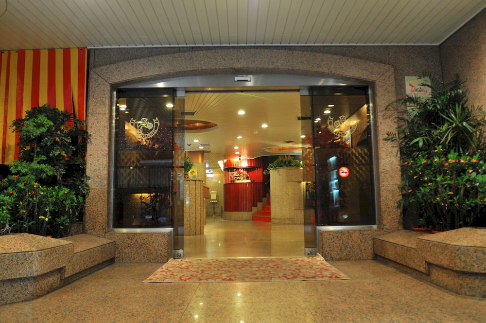 Hua Guo Hotel Keelung Esterno foto